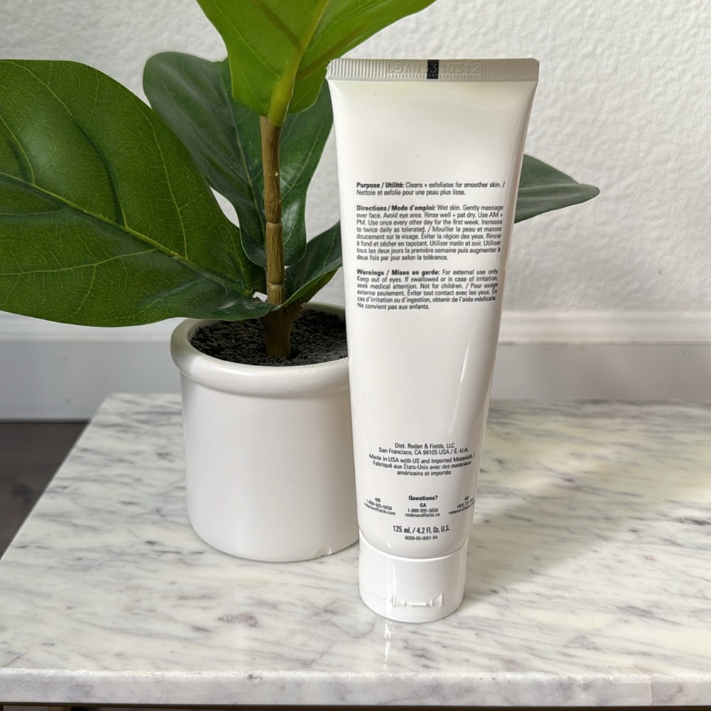 Rodan + Fields Reverse Cleanser - Picture 2 of 3